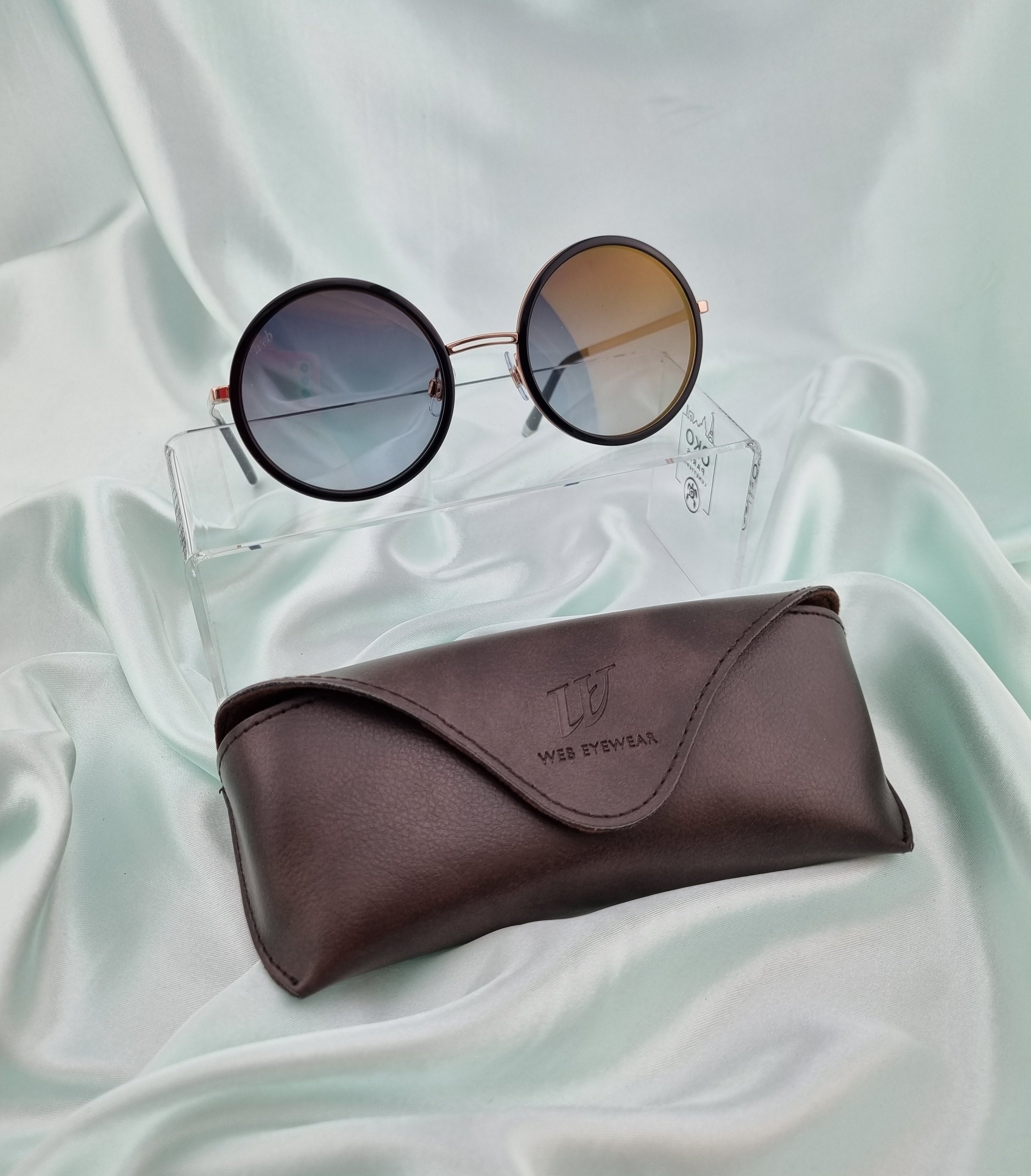 Sunglasses mix Swarovski, Balenciaga, Roberto Cavalli, Valentino, Tom Ford, Dior and etc. Sunglasses mix Swarovski, Balenciaga, Roberto Cavalli, Valentino, Tom Ford, Dior and etc.